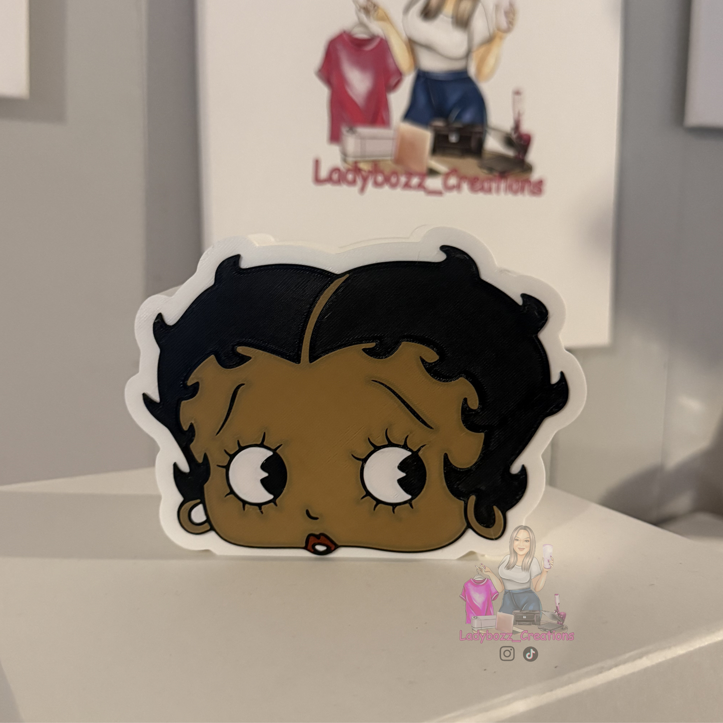 Betty Girl/Organizer/Pen holder and-or shelf/3d print